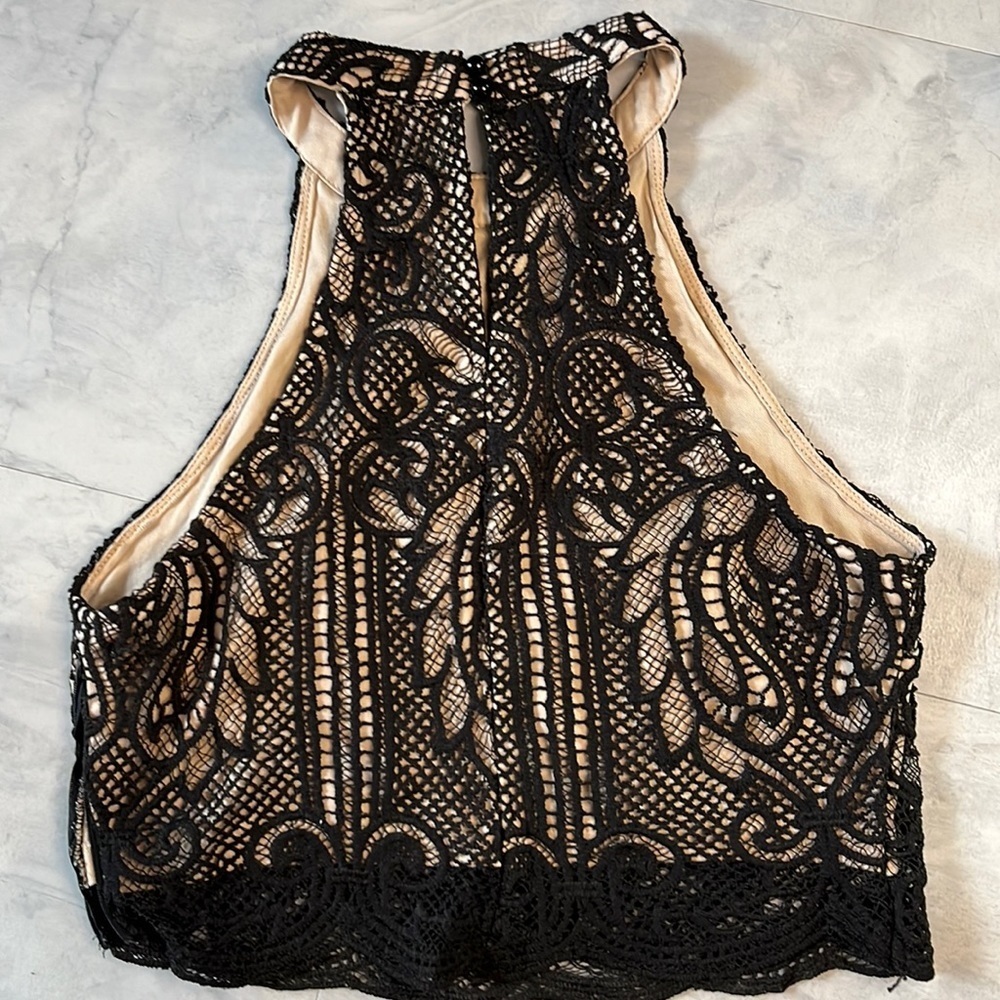 Francesca‘s Black/tan Halter Crop Top GUC Size M - Picture 5 of 6